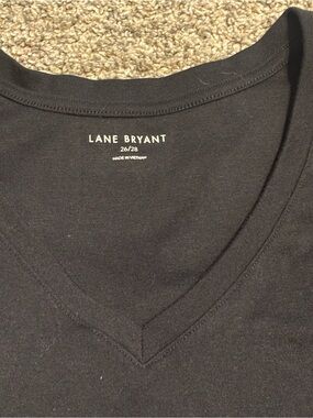 Lane Bryant Black V-Neck Short Sleeve Tee